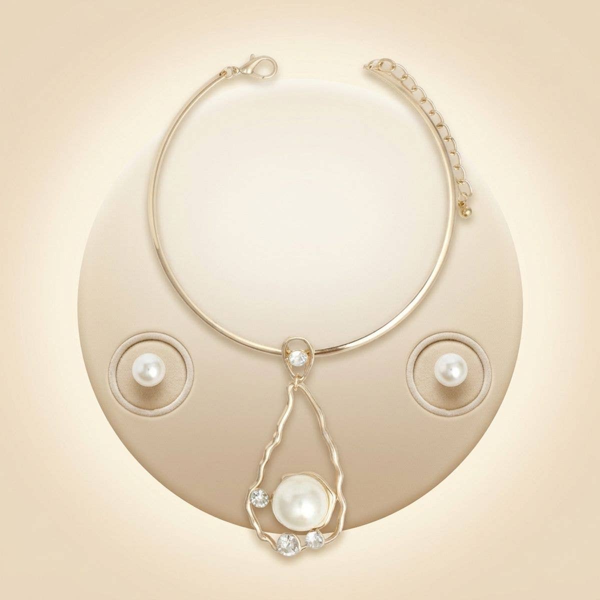 Gold Wavy Teardrop Pearl Pendant Choker Necklace